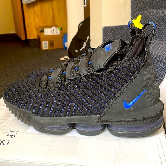 Hey, I’m selling a pair of black and blue, Nike LeBron 16’s. It is a size 12 US. - Picture 2 of 8